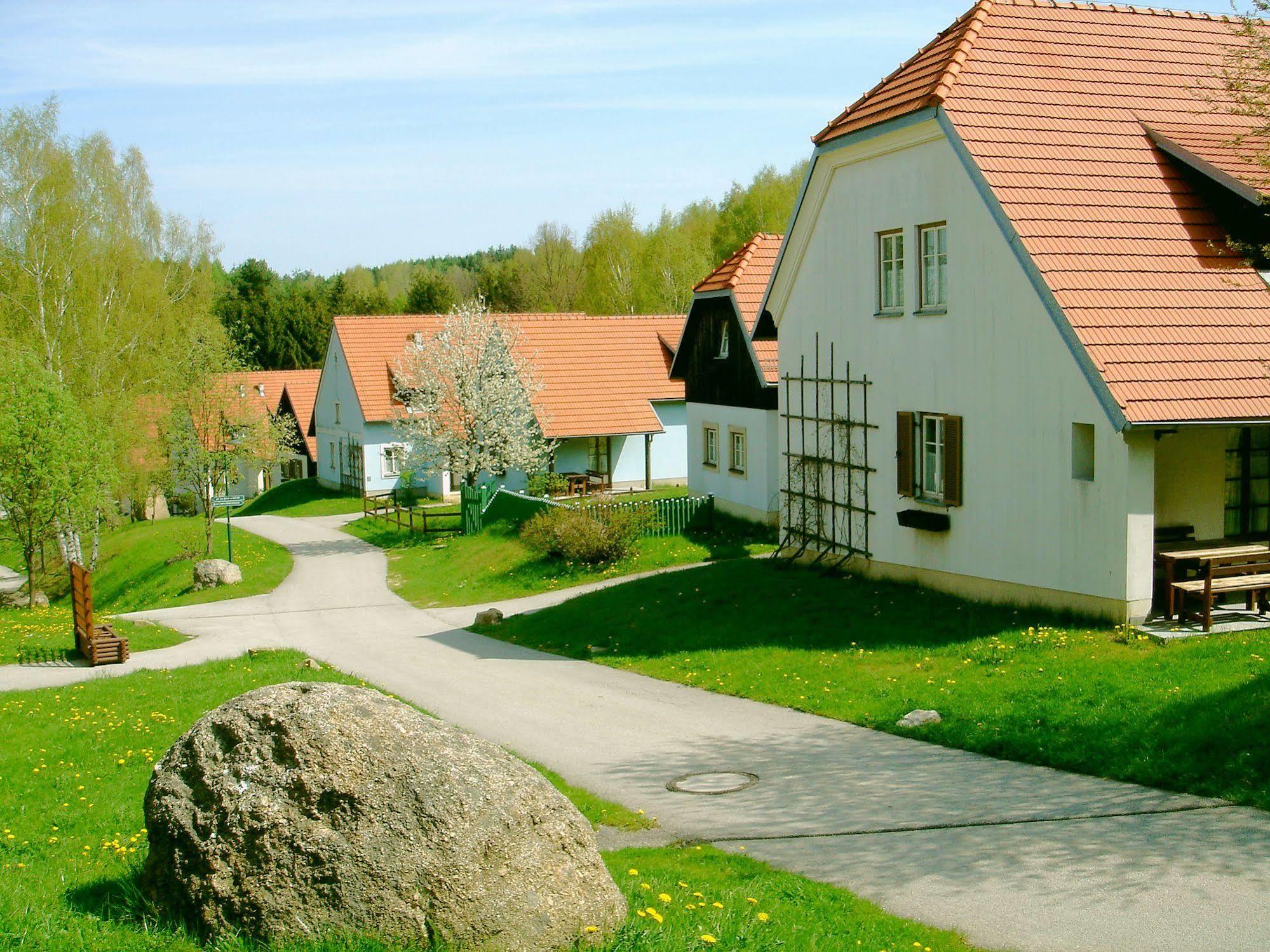 Hotel Theater- Und Feriendorf Koenigsleitn Gmbh Litschau Zewnętrze zdjęcie